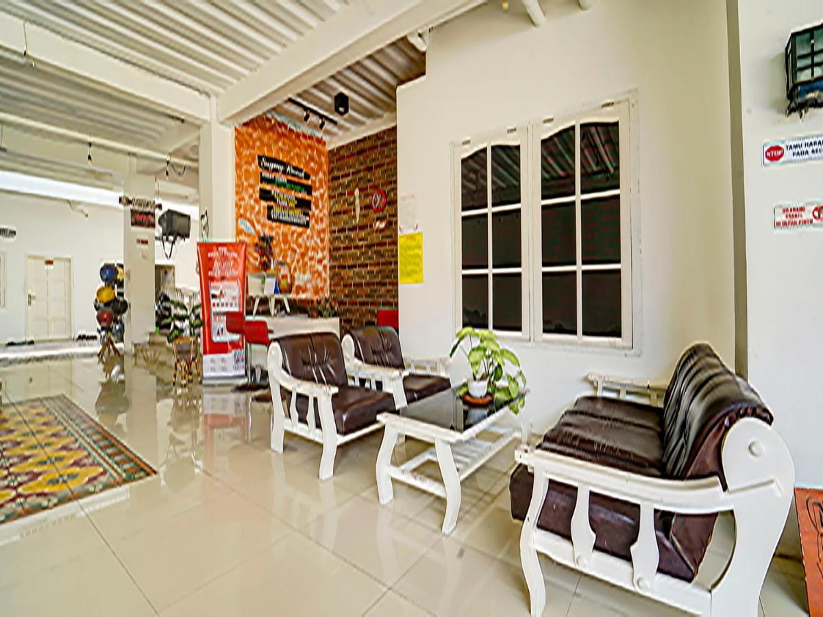 Super Oyo 91173 Guesthouse King Puntodewo Pakualaman Exterior photo